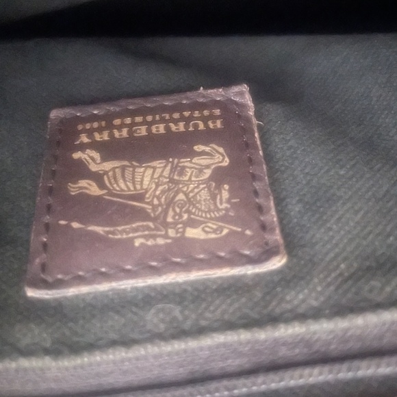 Authentic Burberry Large Purse - Picture 6 of 10